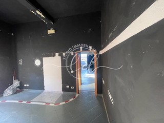 Capannone in Vendita a Pietrasanta, 240'000&euro;, 120 m²