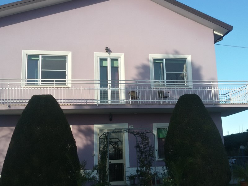 Quadrilocale in Affitto a Rimini, zona San Lorenzo in Correggiano, 700€, 80 m², arredato