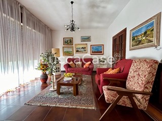 Villa bifamiliare in Vendita a Capannori, zona Lammari, 320'000&euro;, 250 m², con Box