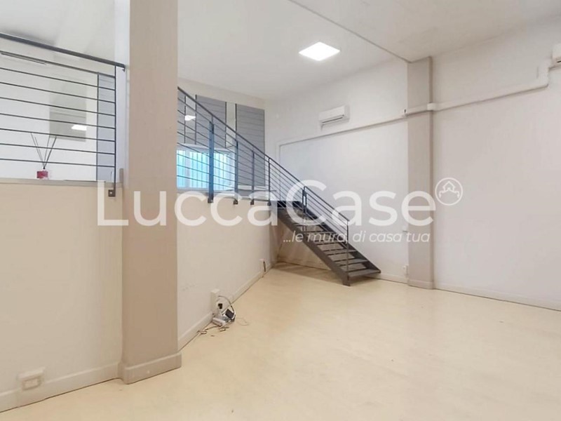 Immobile commerciale in Affitto a Lucca, 850&euro;, 87 m²