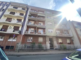 Quadrilocale in Vendita a Nichelino, 90'000&euro;, 93 m²