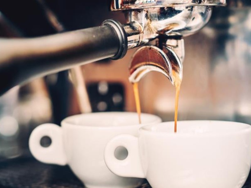 Attività commerciale in Vendita a Chiesina Uzzanese, 180'000€, 110 m²