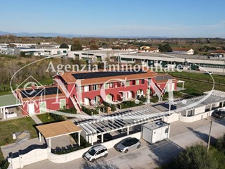 Villetta a schiera in Vendita a Calcinaia, zona Fornacette, 340'000&euro;, 120 m²