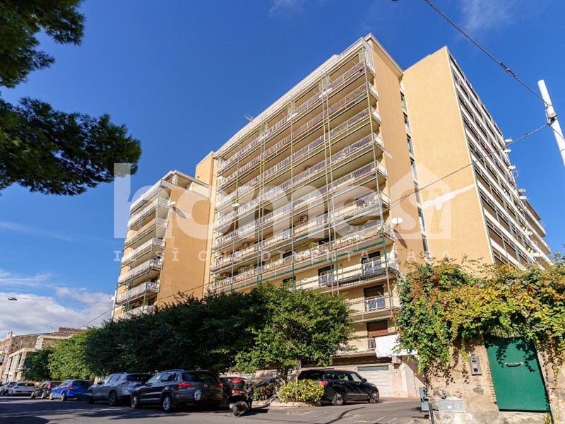 Appartamento in Vendita a Catania, 239'000€, 173 m²