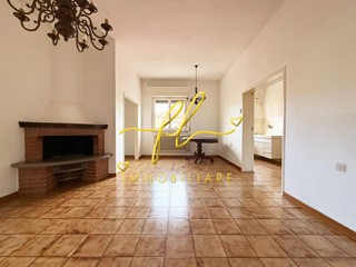 Trilocale in Vendita a Cecina, 200'000&euro;, 88 m², con Box