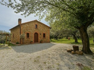 Casa Indipendente in Vendita a Palaia, zona Forcoli, 920'000&euro;, 230 m², con Box