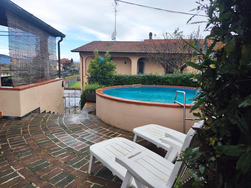 Casa Semi Indipendente in Vendita a Castelnuovo Magra, zona Palvotrisia, 259'000€, 150 m²