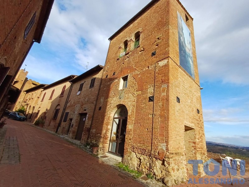Quadrilocale in Vendita a Certaldo, zona Certaldo Alto, 225'000&euro;, 90 m², con Box