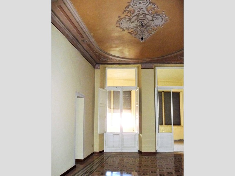 Appartamento in Affitto a Fabriano, 1'000&euro;, 250 m²