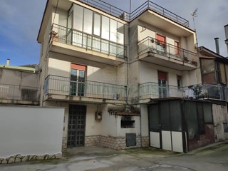 Casa Semi Indipendente in Vendita a Sirignano, 45'000€, 140 m²