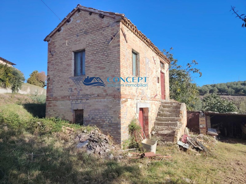 Attività commerciale in Vendita a Sant'Omero, 55'000&euro;, 10000 m²