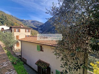 Casa Indipendente in Vendita a Camaiore, 180'000&euro;, 118 m²