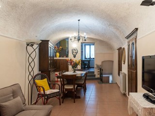 Quadrilocale in Vendita a Pigna, 149'000&euro;, 140 m²