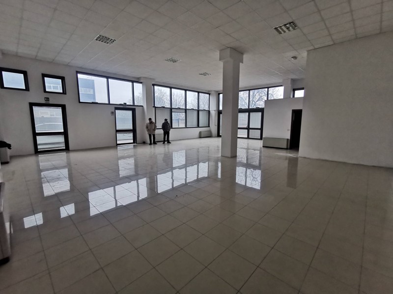 Capannone in Affitto a Marcon, 1'600&euro;, 210 m²