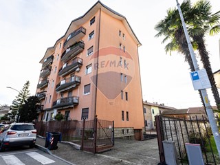 Immobile commerciale in Vendita a Pregnana Milanese, 75'000&euro;, 120 m²