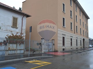Trilocale in Vendita a Monza, 170'000€, 102 m²