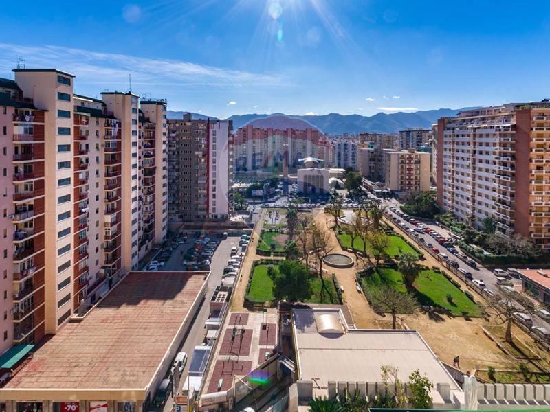 Appartamento in Vendita a Palermo, 375'000€, 178 m²