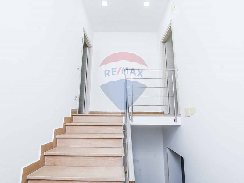 Casa Semi Indipendente in Vendita a Mirabella Imbaccari, 100'000&euro;, 240 m²