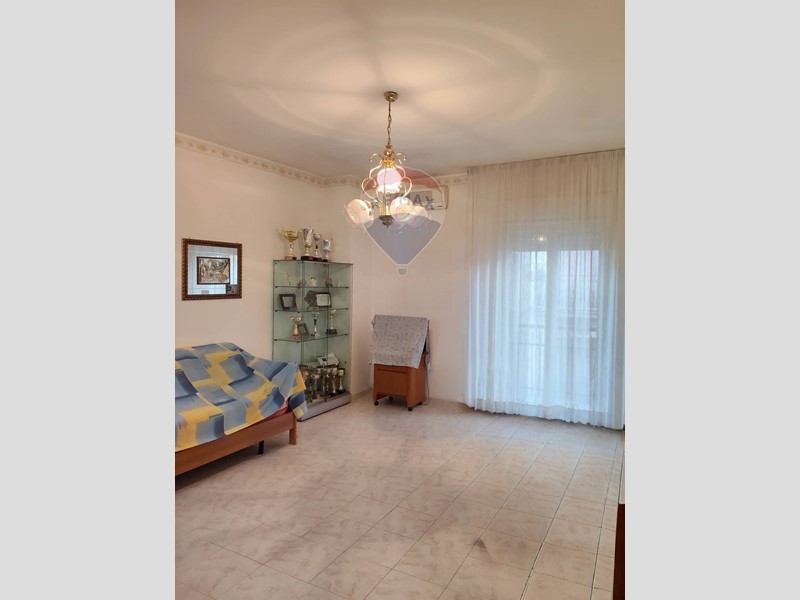 Appartamento in Vendita a Paternò, 85'000€, 82 m²