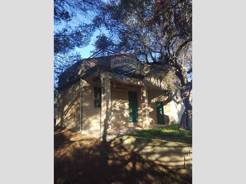 Villa in Vendita a Caltagirone, 28'000&euro;, 80 m²