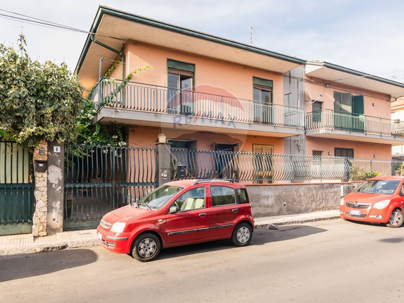 Casa Indipendente in Vendita a Misterbianco, 198'000€, 300 m²