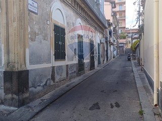 Bilocale in Vendita a Catania, 40'000€, 58 m²