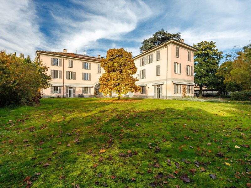 Appartamento in Vendita a Alessandria, 870'000€, 540 m²