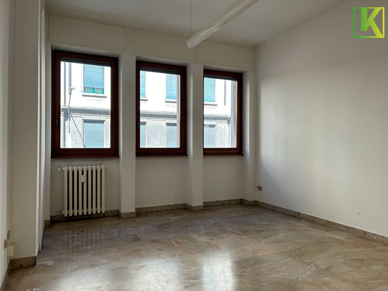 Trilocale in Vendita a Varese, 125'000€, 94 m²