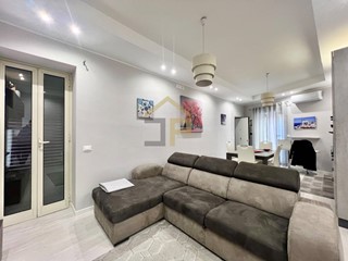 Trilocale in Vendita a Palermo, 150'000€, 77 m²