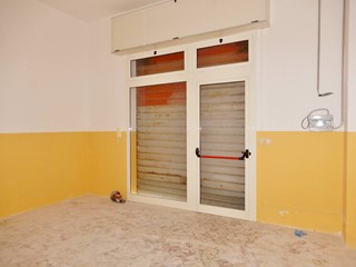 Negozio in Affitto a Catanzaro, 400&euro;, 50 m²