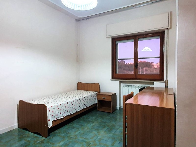Stanza in Affitto a Catanzaro, 200&euro;, 100 m²