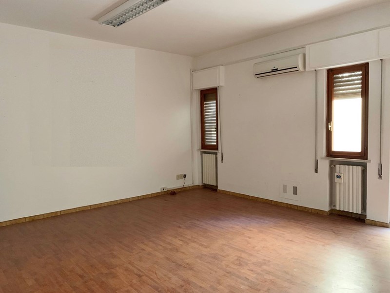 Quadrilocale in Affitto a Catanzaro, 450€, 140 m²
