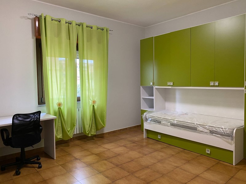 Stanza in Affitto a Catanzaro, 270&euro;, 130 m²