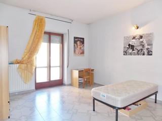 Stanza in Affitto a Catanzaro, 200&euro;, 130 m²