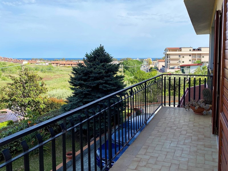 Appartamento in Vendita a Catanzaro, 280'000&euro;, 215 m²