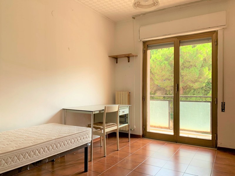 Stanza in Affitto a Catanzaro, 200&euro;, 140 m²