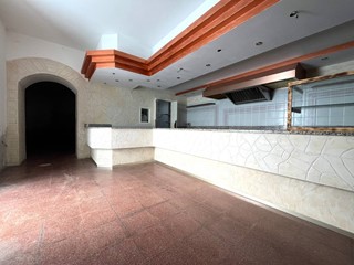 Negozio in Affitto a Catanzaro, 1'900&euro;, 250 m²