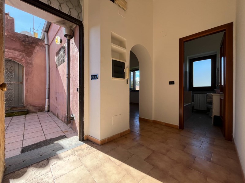 Casa Indipendente in Vendita a Catanzaro, 119'000&euro;, 272 m²