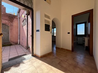 Casa Indipendente in Vendita a Catanzaro, 119'000&euro;, 272 m²
