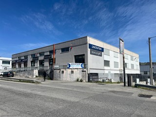 Negozio in Affitto a Catanzaro, 2'500&euro;, 315 m²