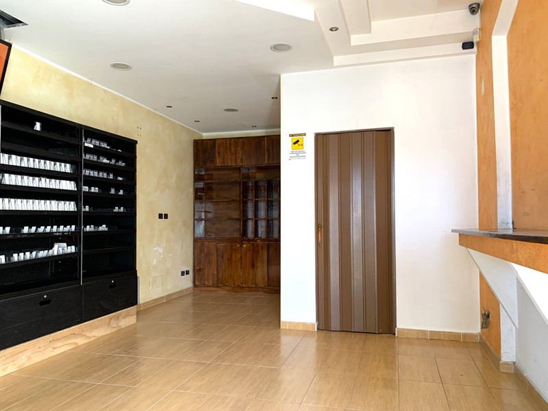 Negozio in Affitto a Catanzaro, 380&euro;, 35 m²