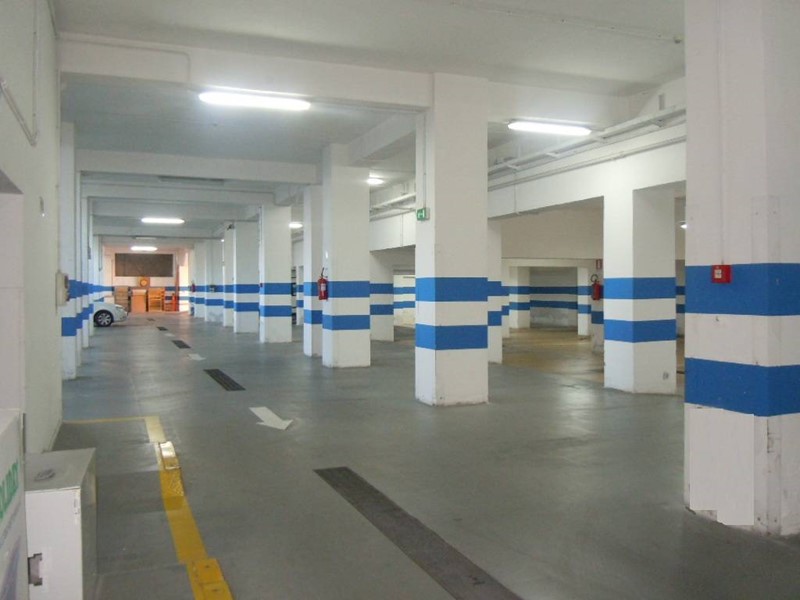 Negozio in Affitto a Catanzaro, 2'500&euro;, 1250 m²