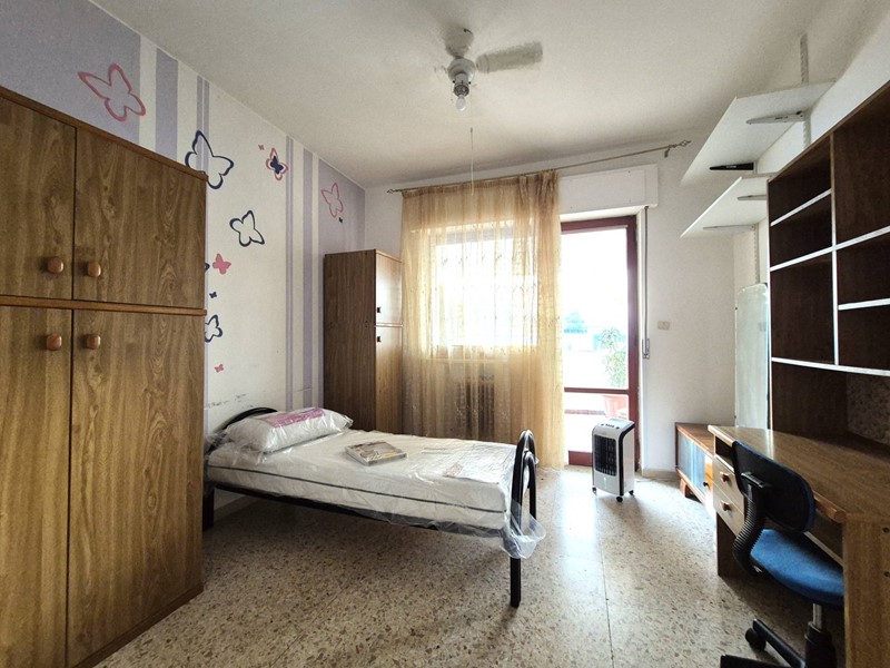 Stanza in Affitto a Catanzaro, 190&euro;, 120 m²