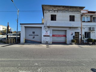 Negozio in Affitto a Catanzaro, 750&euro;, 150 m²