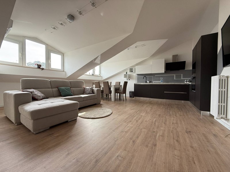 Quadrilocale in Affitto a Catanzaro, 900€, 100 m²