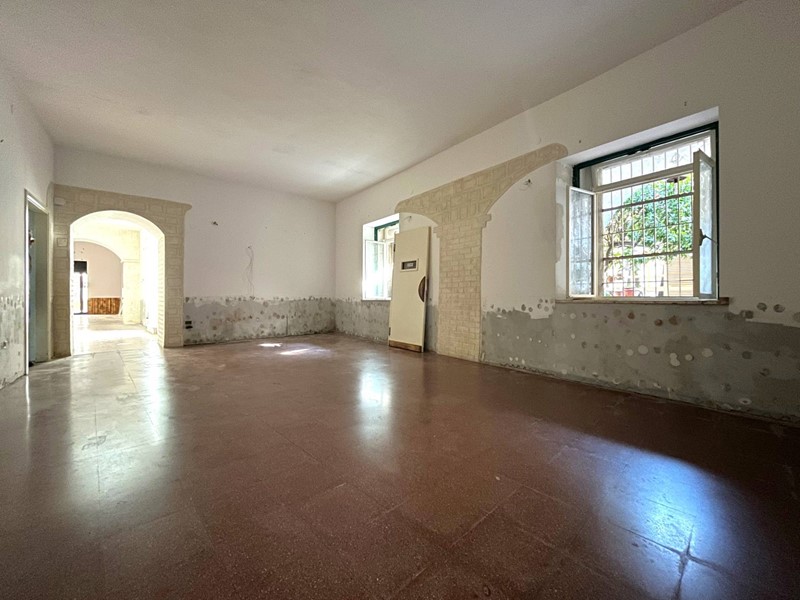 Negozio in Vendita a Catanzaro, 295'000&euro;, 250 m²