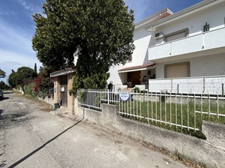 Trilocale in Vendita a Sellia Marina, 70'000&euro;, 80 m²