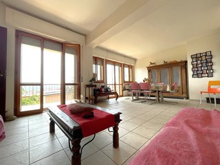 Appartamento in Vendita a Catanzaro, 120'000€, 200 m²