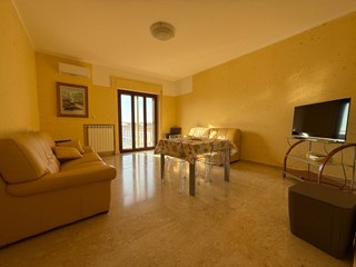 Trilocale in Affitto a Catanzaro, 650€, 100 m²