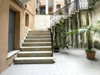 Quadrilocale in Vendita a Catanzaro, 50'000€, 128 m²